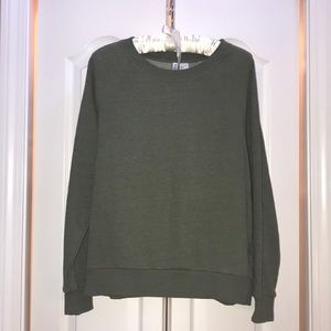 🌟NEW green crew neck🌟